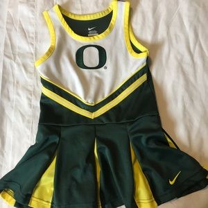 Oregon Ducks cheerleading.